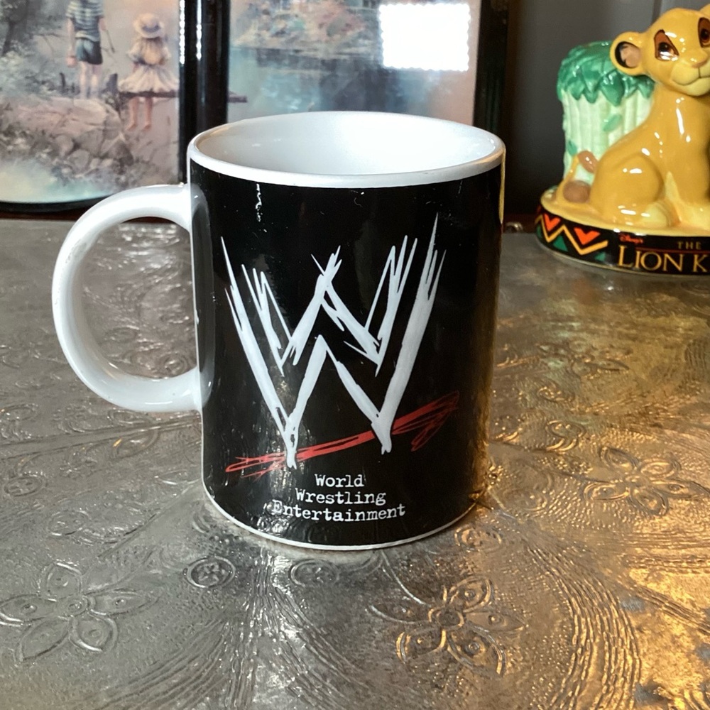 2002 Black & White Ceramic Coffee Mug WWE (World Wrestling Entertainment) *flaws